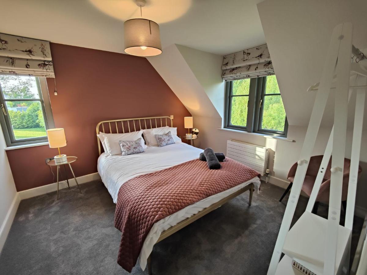 Chic Classy & Cosy At Lough Erne Golf Village And Resort Ballycassidy 외부 사진